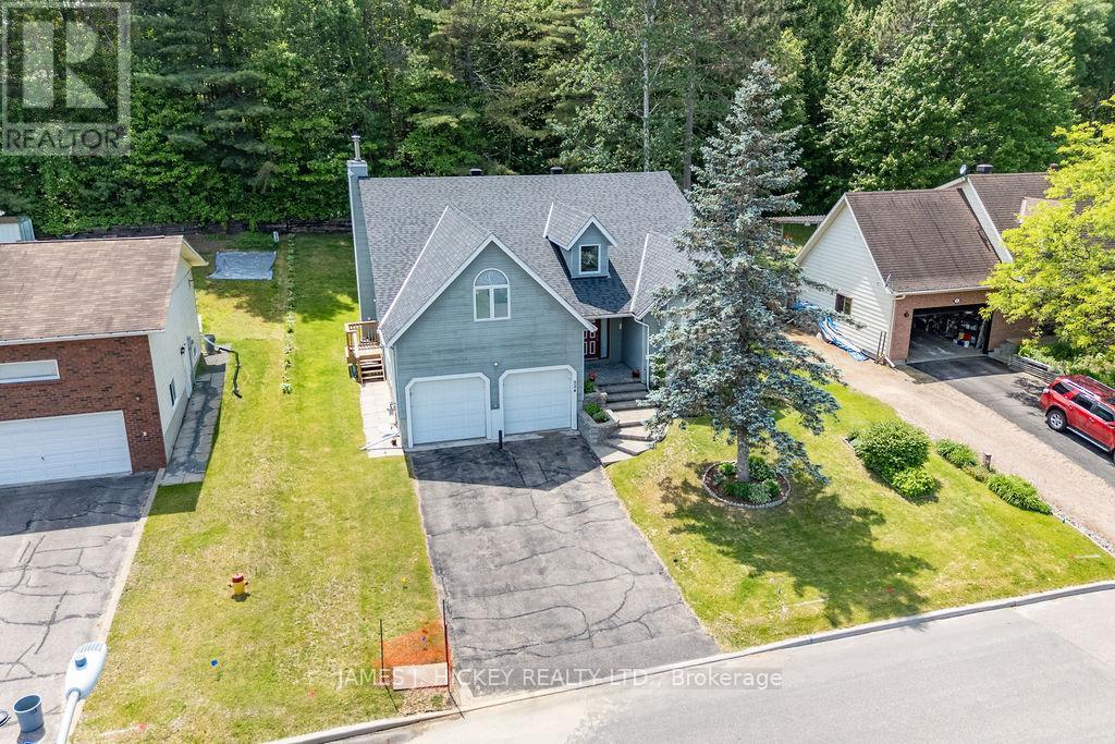 224 Thomas Street, Deep River, ON - Outdoor