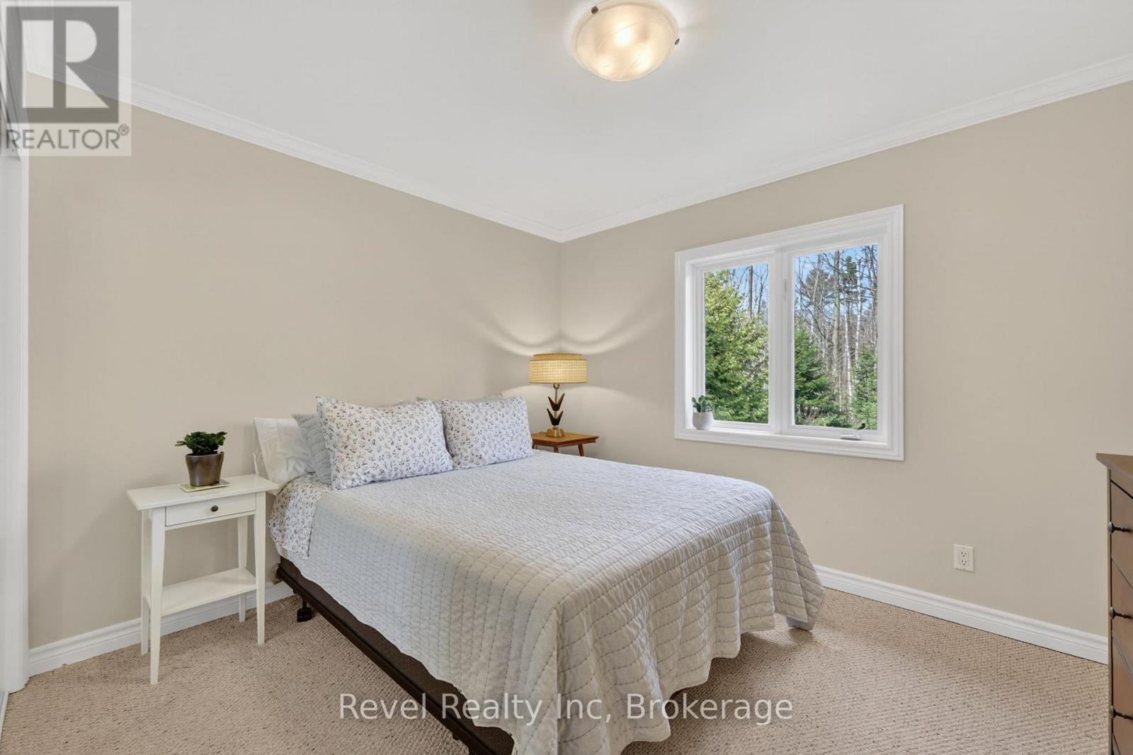 87 Trout Lane, Tiny, ON - Indoor Photo Showing Bedroom
