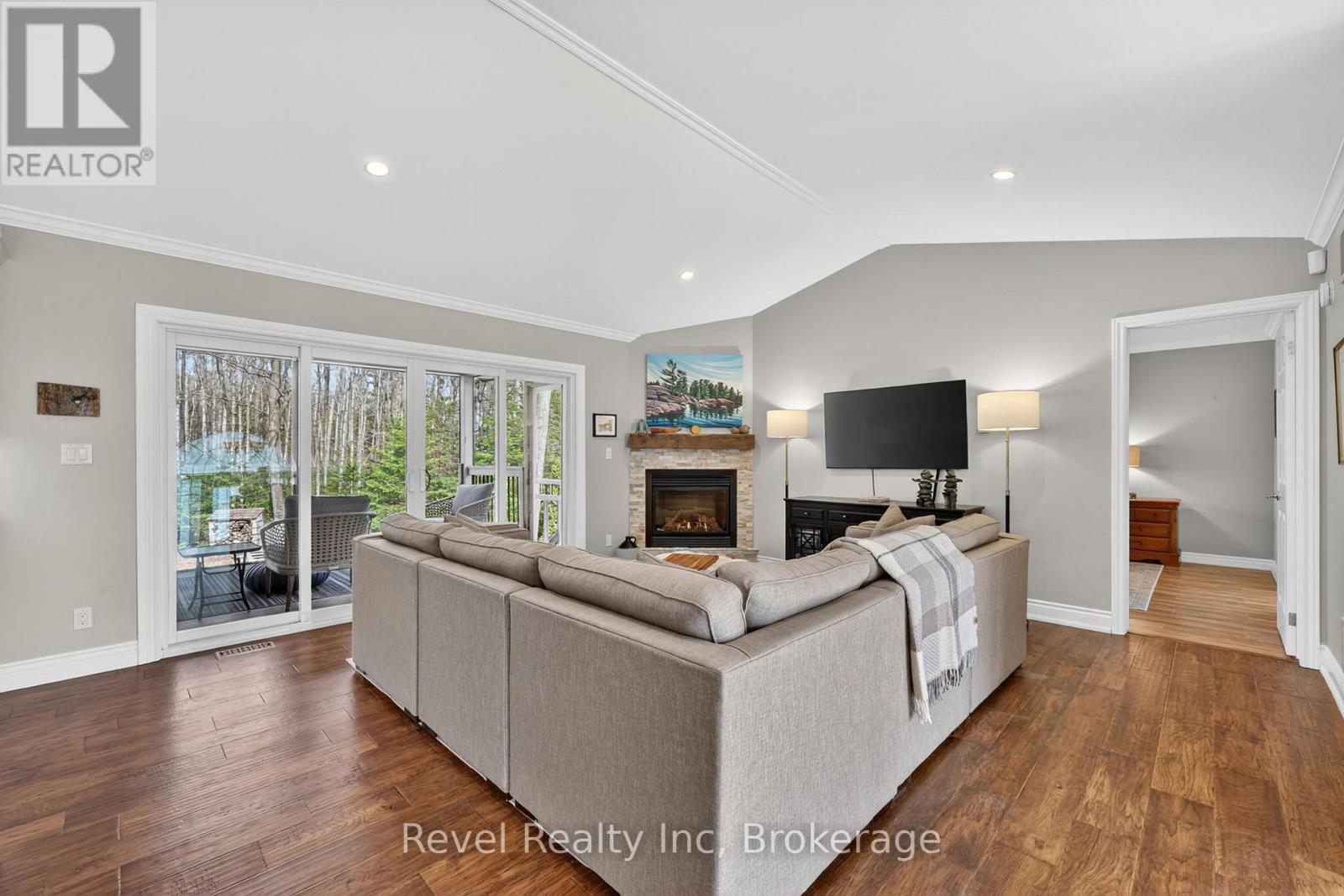 87 Trout Lane, Tiny, ON - Indoor Photo Showing Living Room With Fireplace