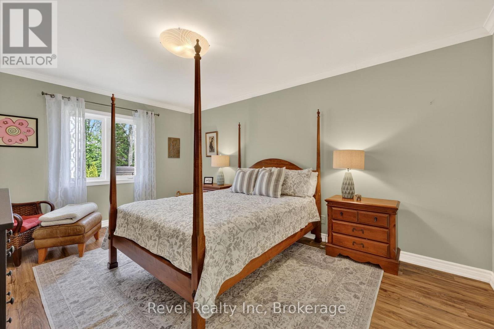 87 Trout Lane, Tiny, ON - Indoor Photo Showing Bedroom