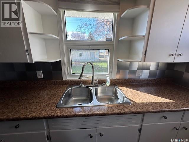 16 Mcculloch Street, Fillmore, SK - Indoor Photo Showing Kitchen With Double Sink
