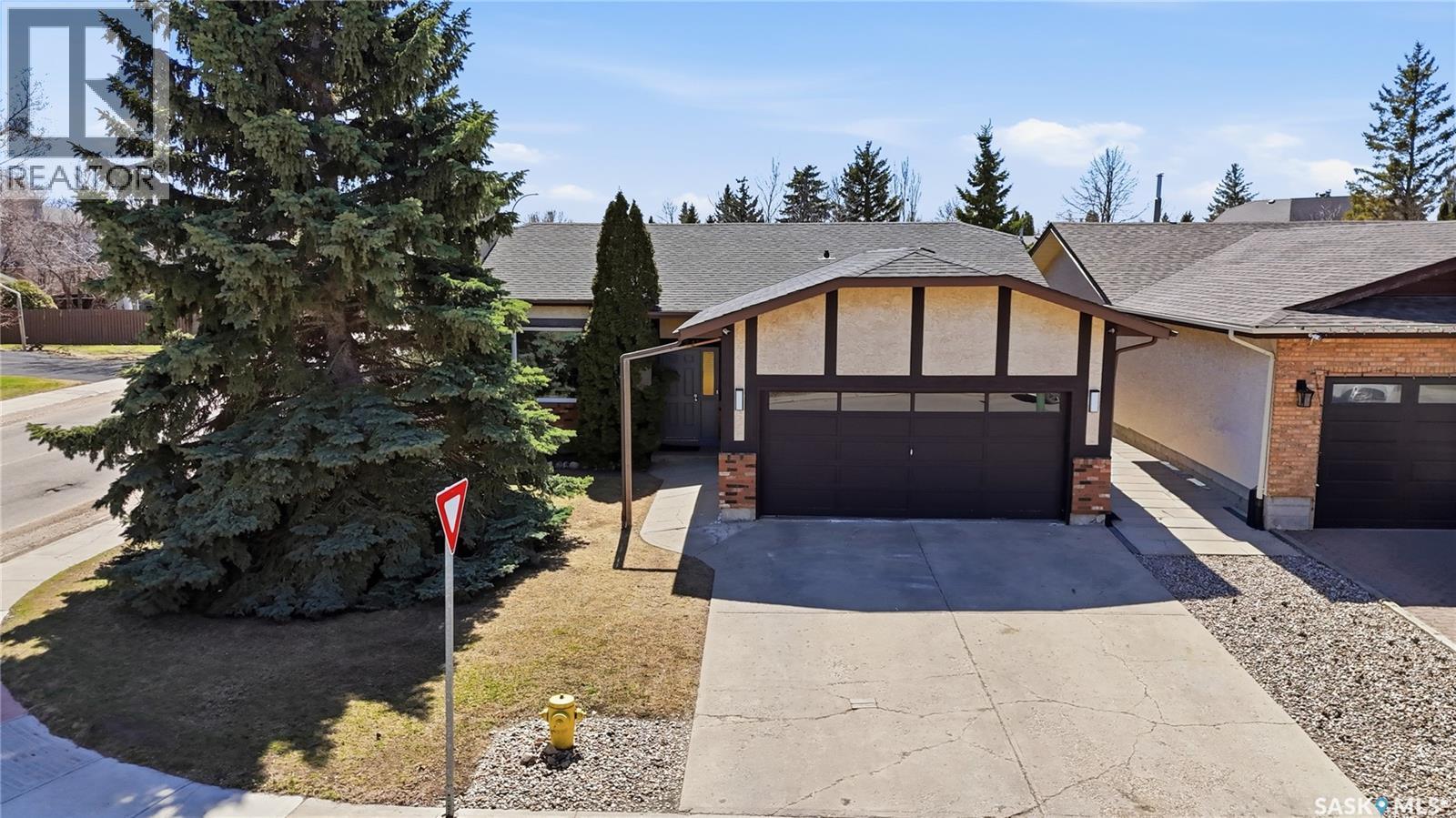 6547 Hird Crescent, Regina, SK - Outdoor