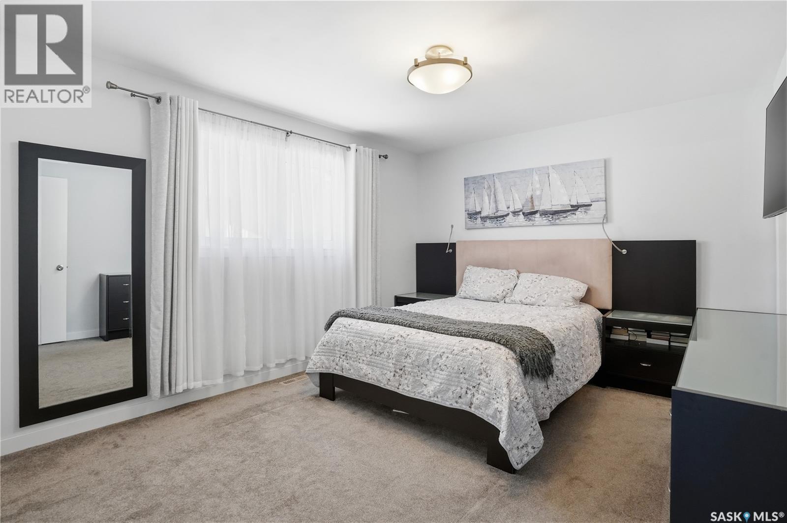 6547 Hird Crescent, Regina, SK - Indoor Photo Showing Bedroom