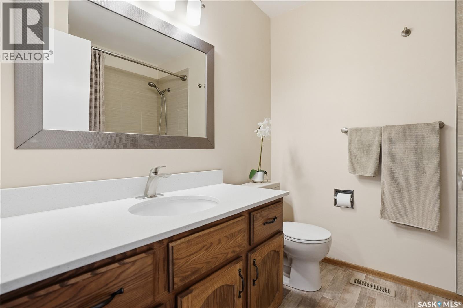 6547 Hird Crescent, Regina, SK - Indoor Photo Showing Bathroom