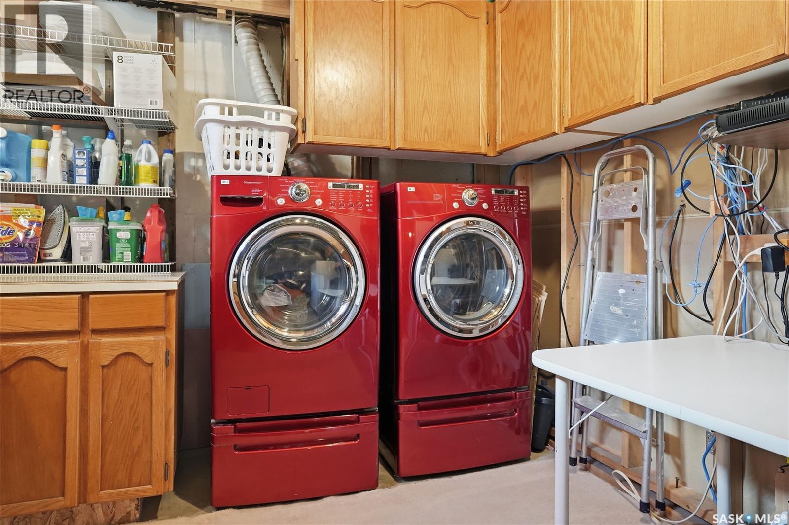 6547 Hird Crescent, Regina, SK - Indoor Photo Showing Laundry Room