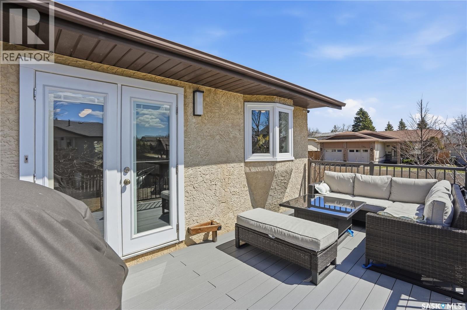 6547 Hird Crescent, Regina, SK - Outdoor With Deck Patio Veranda With Exterior