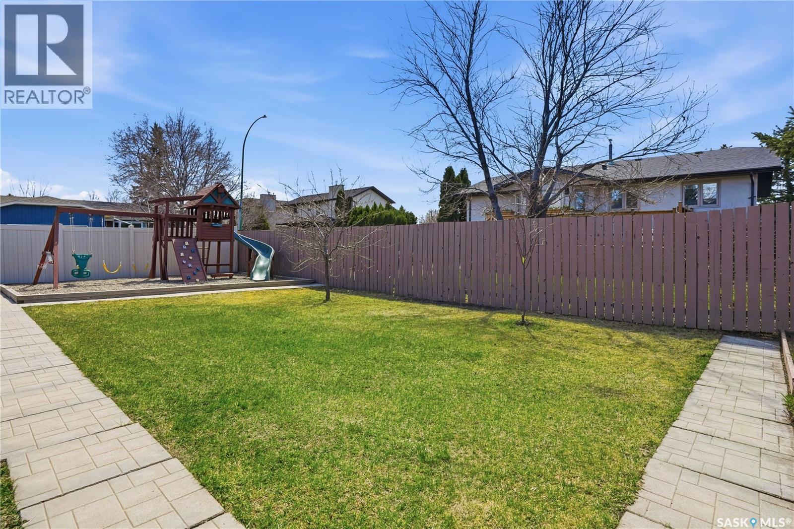 6547 Hird Crescent, Regina, SK - Outdoor