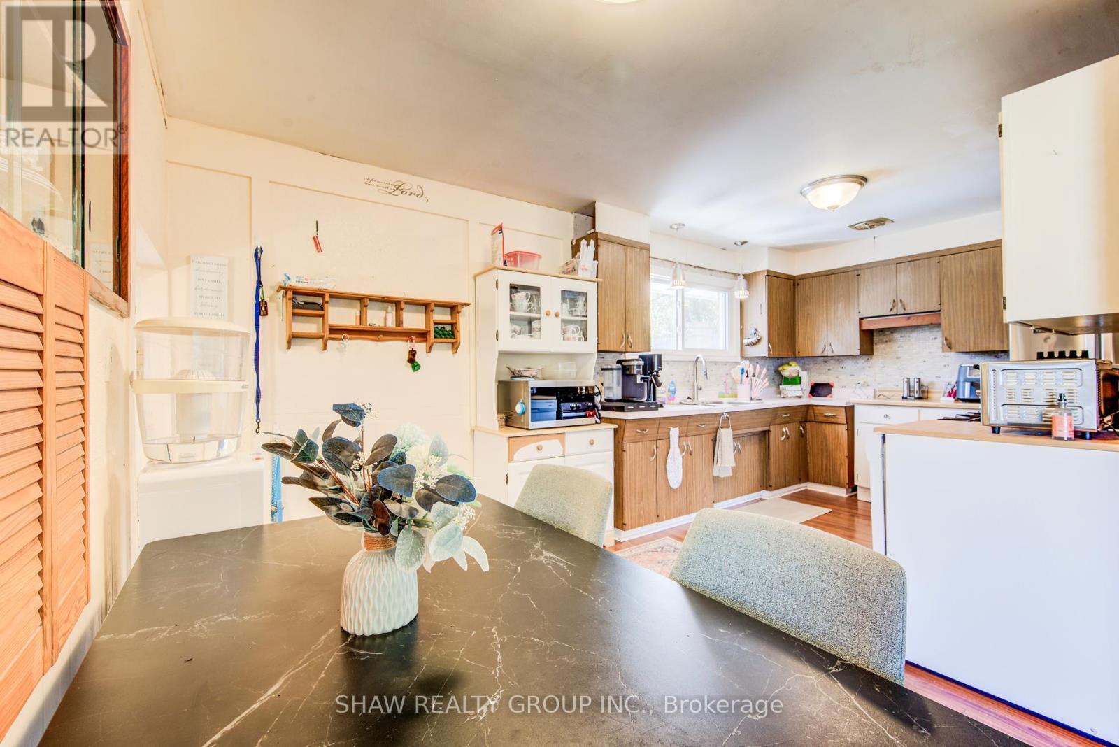 216 Hungerford Road, Cambridge, ON - Indoor Photo Showing Kitchen