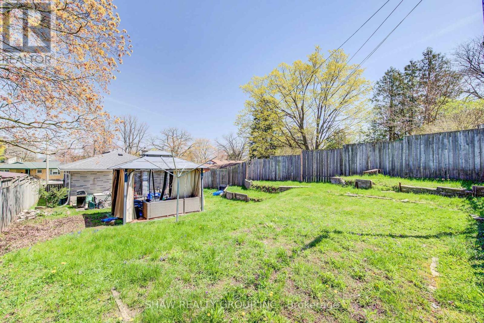 216 Hungerford Road, Cambridge, ON - Outdoor With Backyard
