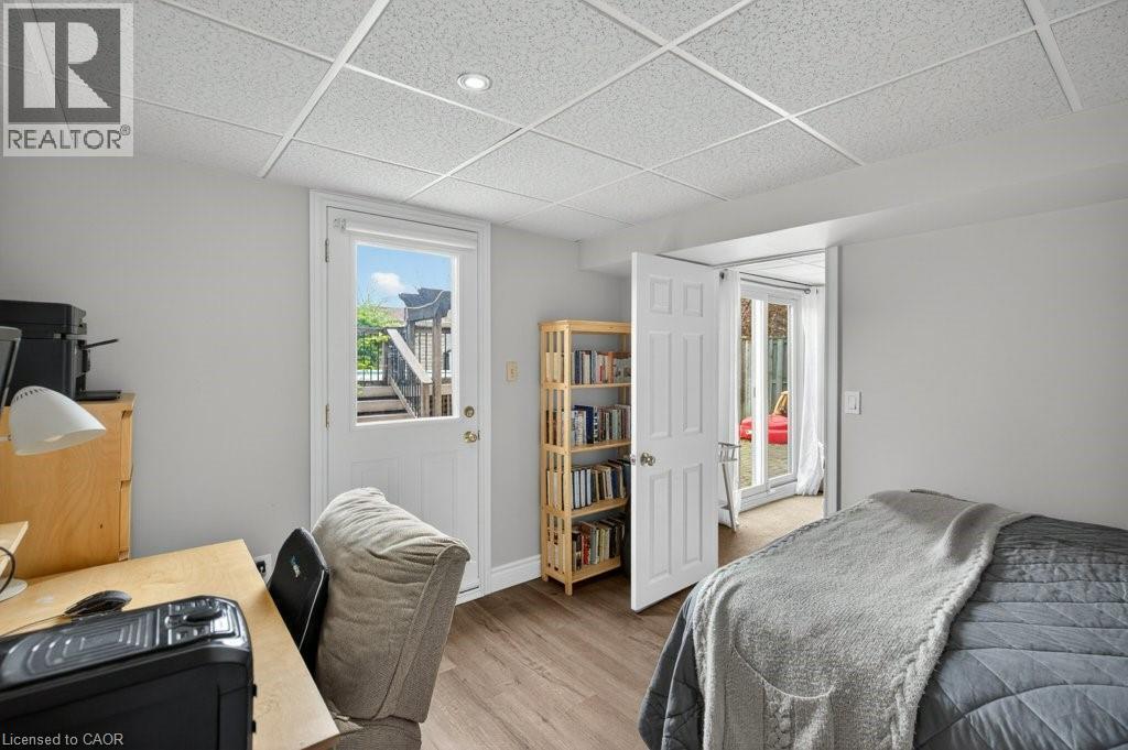 56 Brookstream Court, Hamilton, ON - Indoor Photo Showing Bedroom