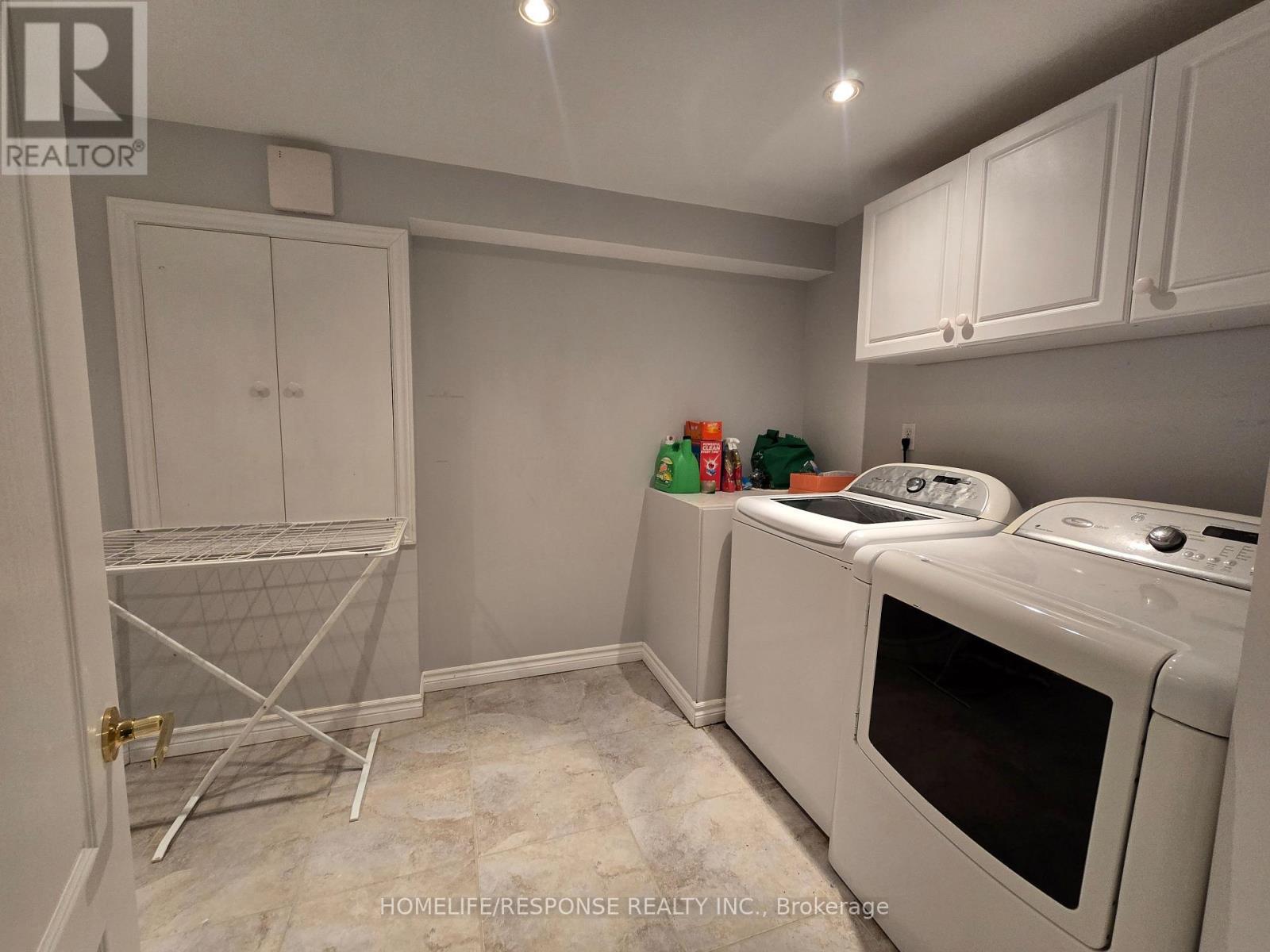 5156 Oakley Drive, Burlington, ON - Indoor Photo Showing Laundry Room