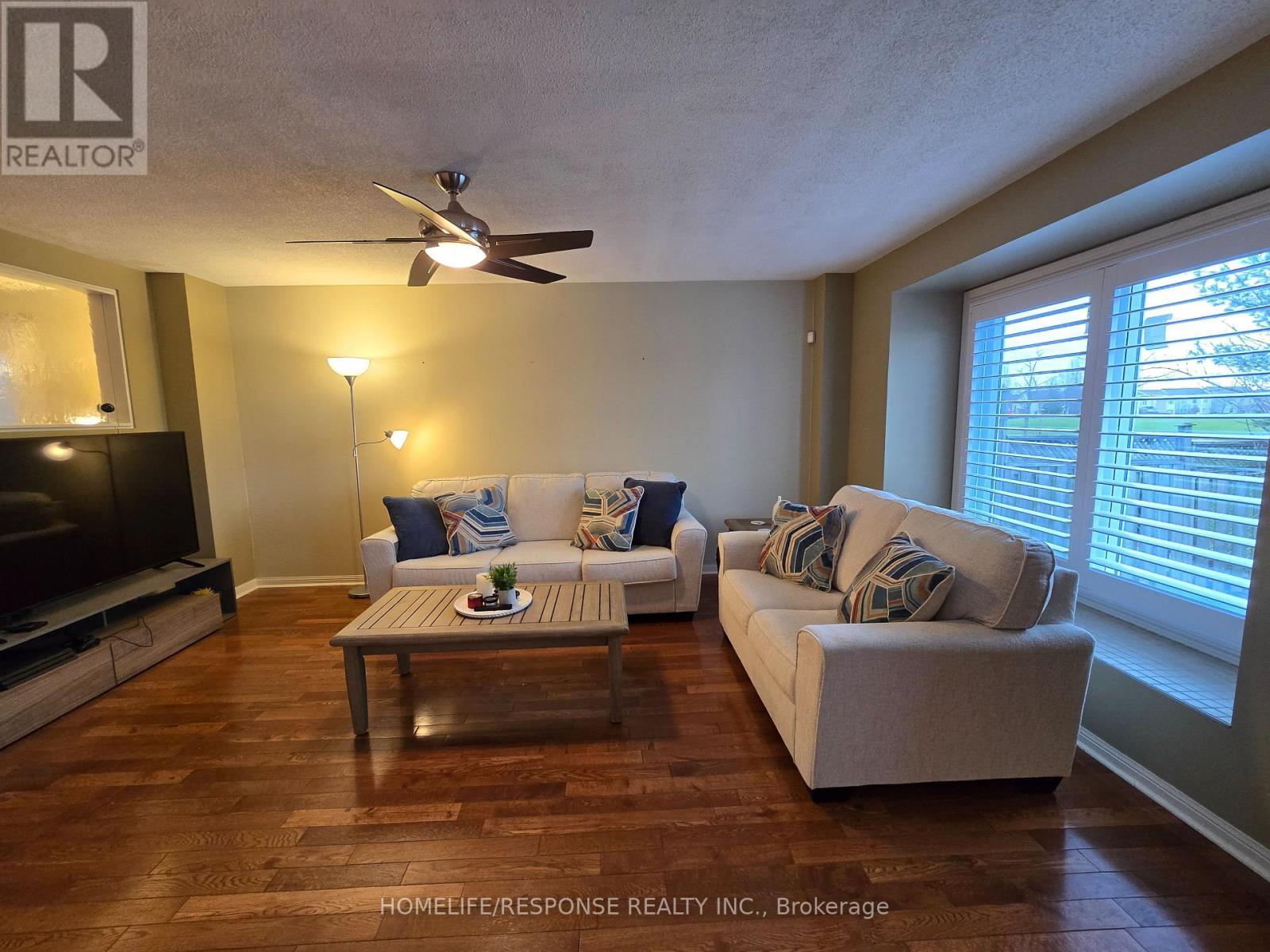 5156 Oakley Drive, Burlington, ON - Indoor Photo Showing Living Room