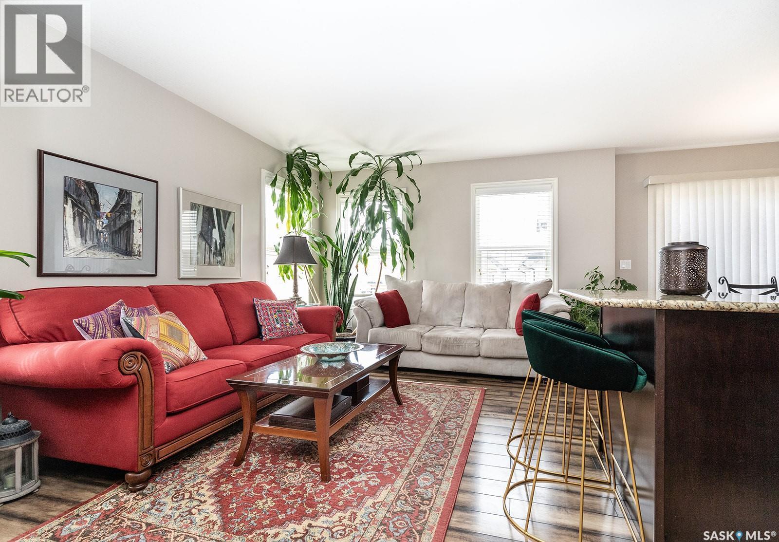 214 615 Lynd Crescent, Saskatoon, SK - Indoor Photo Showing Living Room