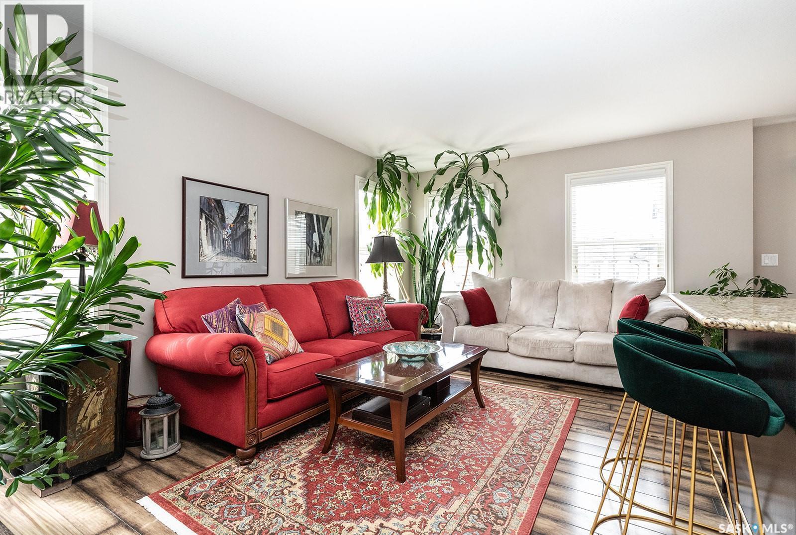 214 615 Lynd Crescent, Saskatoon, SK - Indoor Photo Showing Living Room