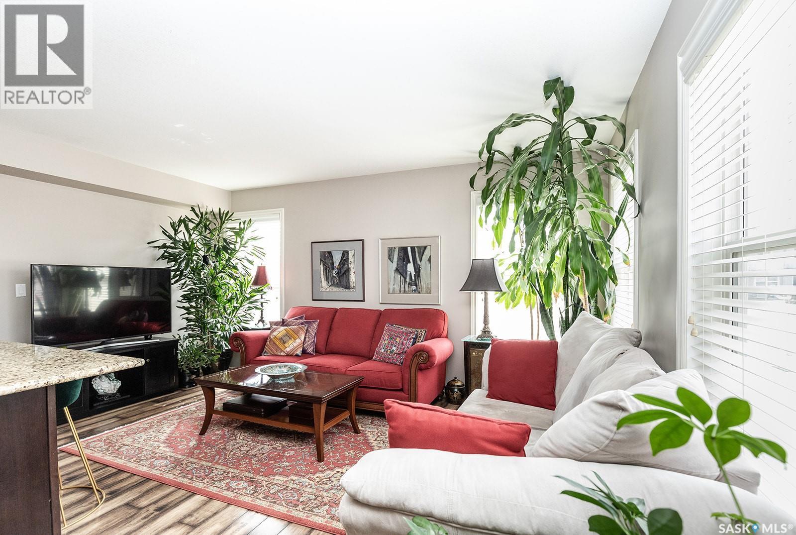 214 615 Lynd Crescent, Saskatoon, SK - Indoor Photo Showing Living Room