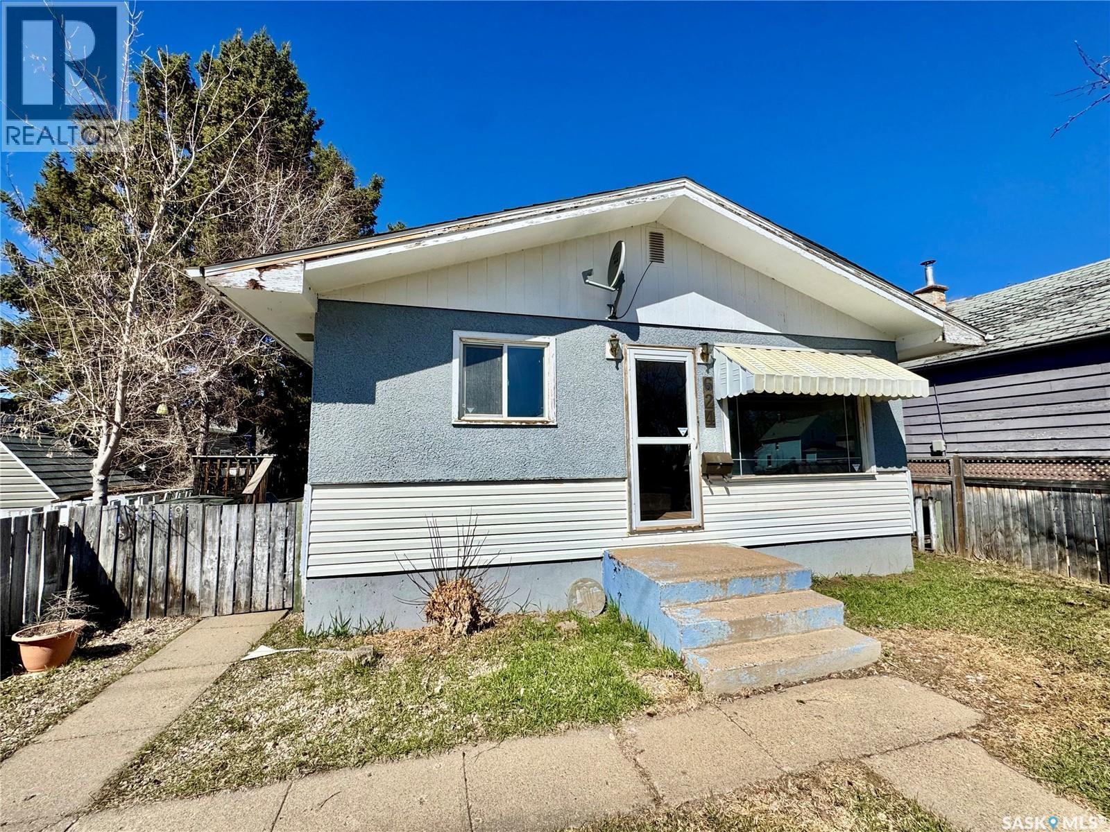 624 7Th Street E, Prince Albert, SK - Outdoor
