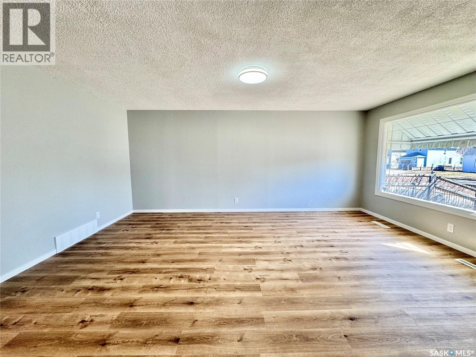 624 7Th Street E, Prince Albert, SK - Indoor Photo Showing Other Room