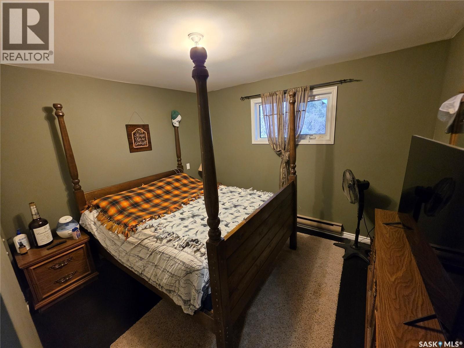 725 2Nd Avenue, Raymore, SK - Indoor Photo Showing Bedroom