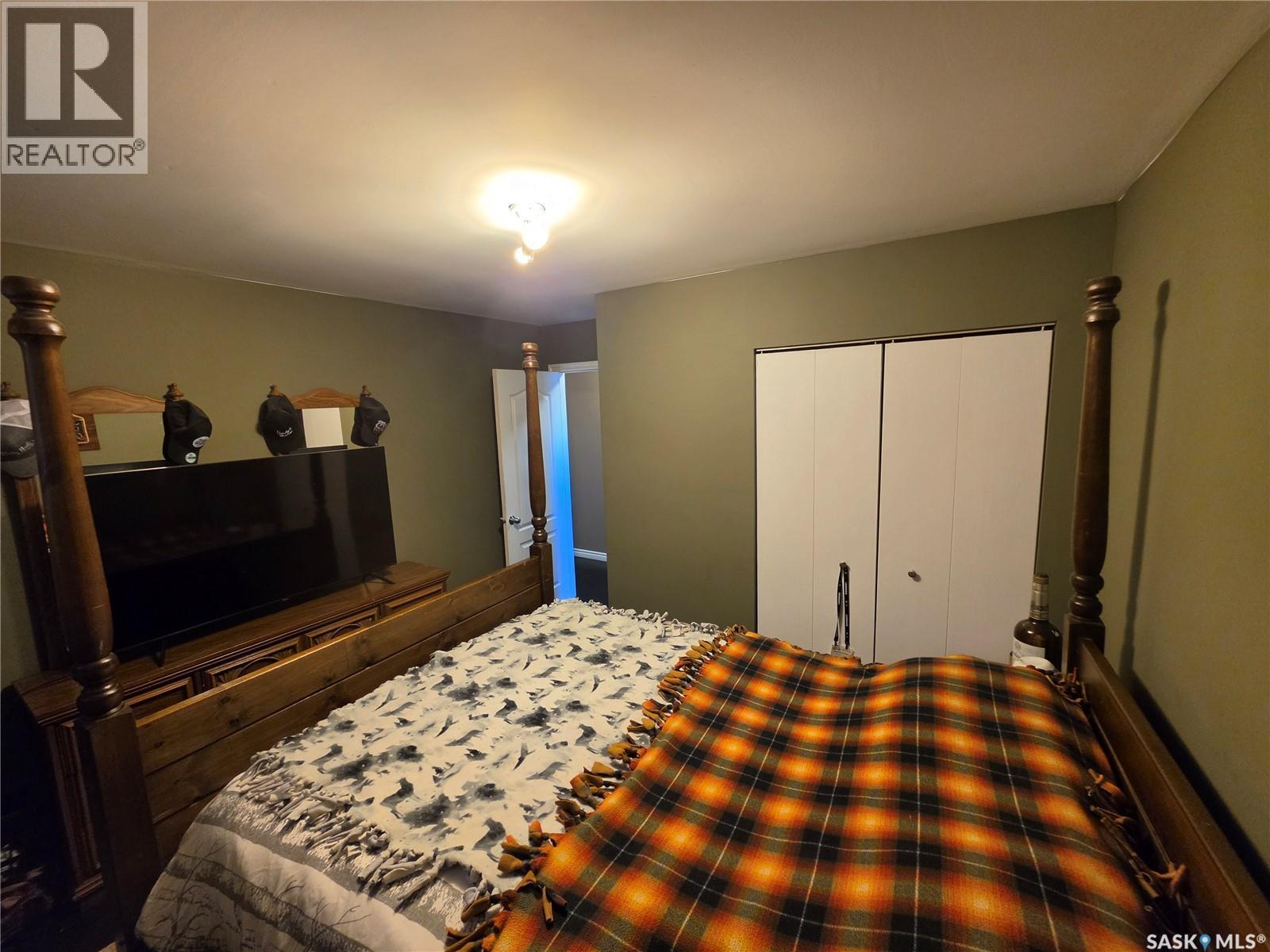 725 2Nd Avenue, Raymore, SK - Indoor Photo Showing Bedroom