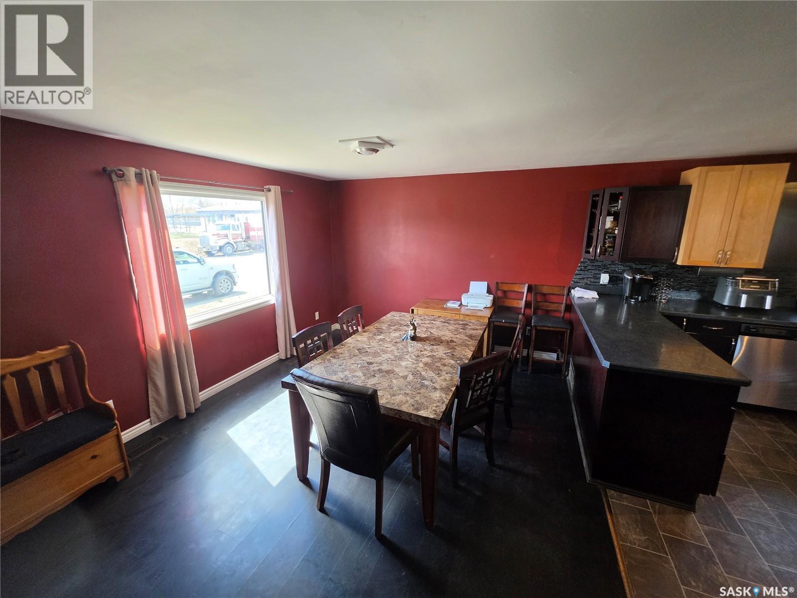 725 2Nd Avenue, Raymore, SK - Indoor Photo Showing Dining Room