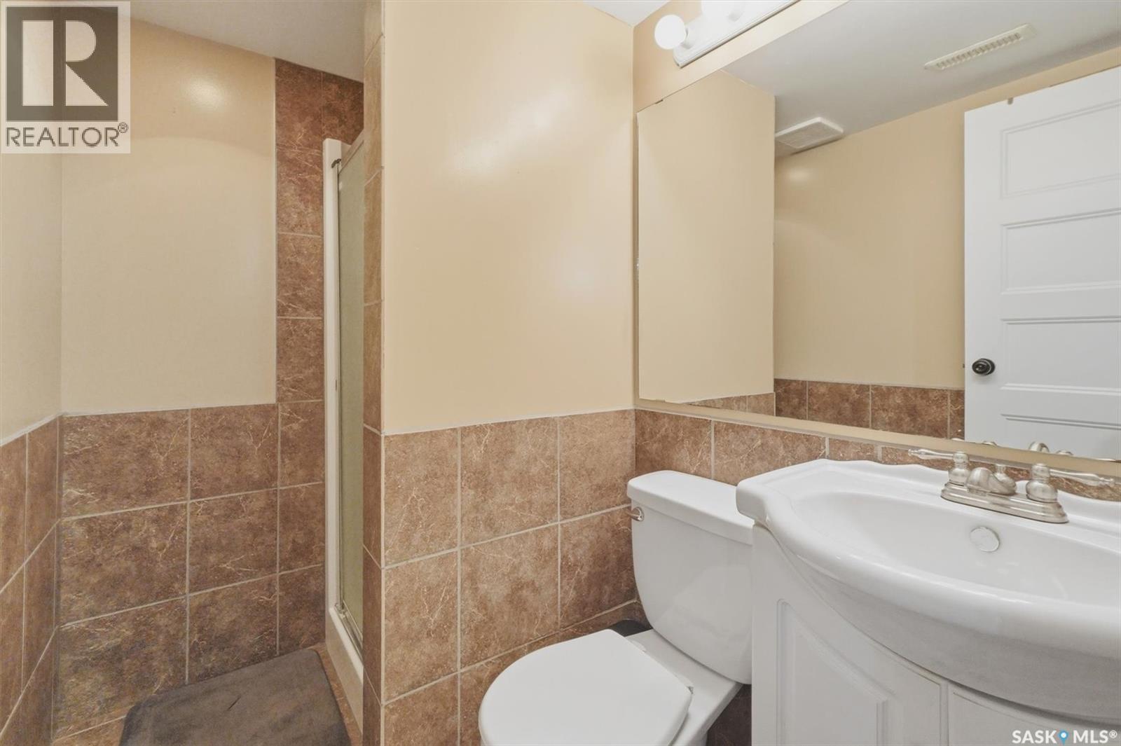 414 Perreault Lane, Saskatoon, SK - Indoor Photo Showing Bathroom