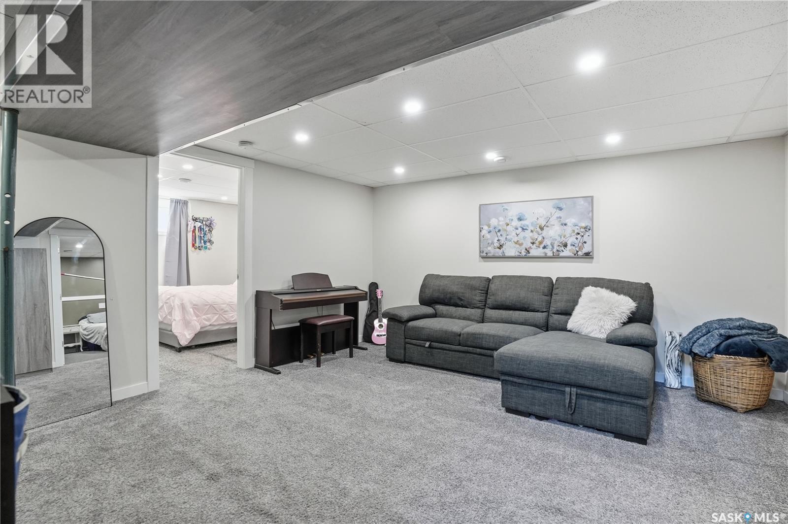 78 Vernon Crescent, Regina, SK - Indoor Photo Showing Other Room