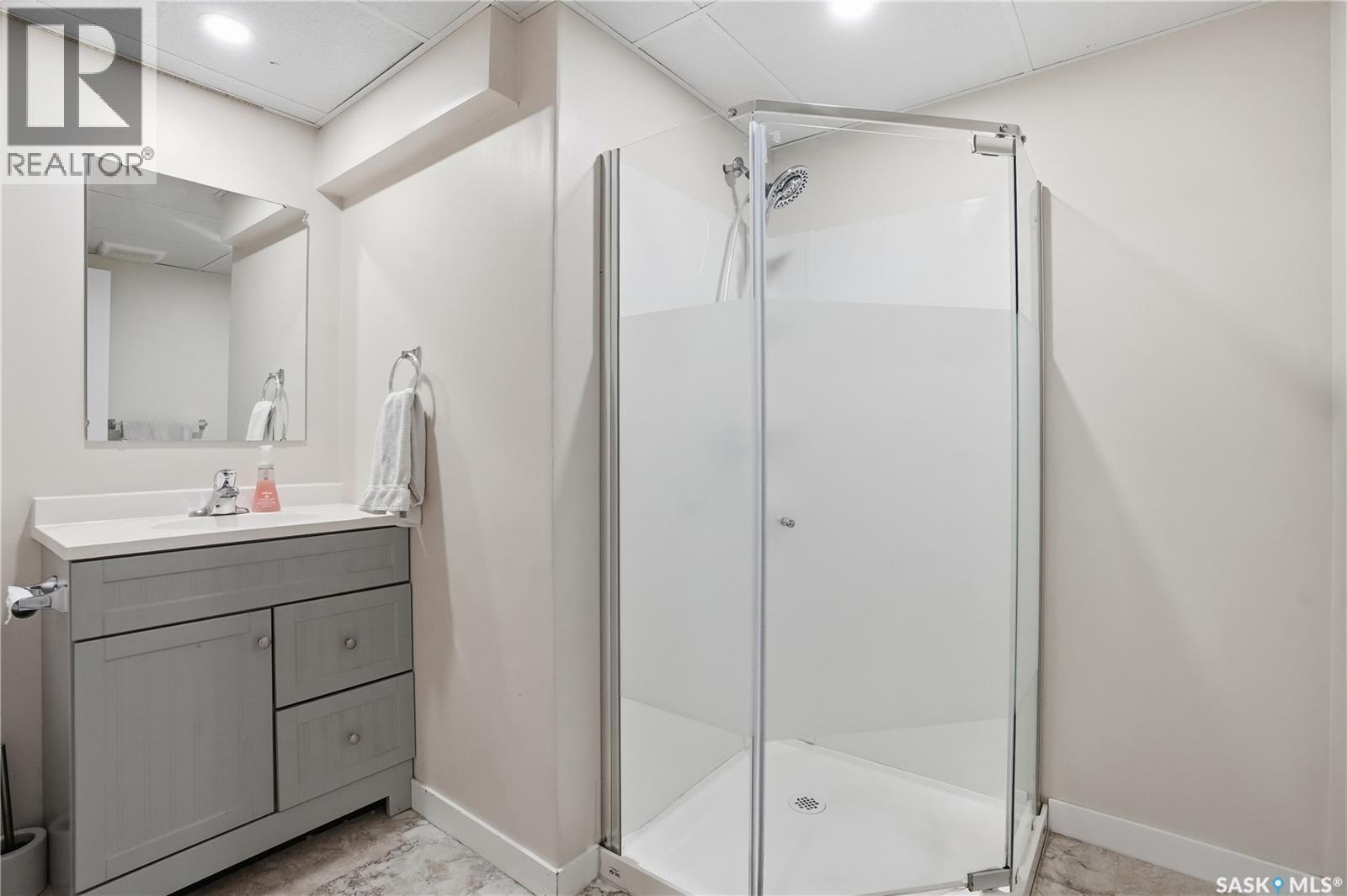 78 Vernon Crescent, Regina, SK - Indoor Photo Showing Bathroom