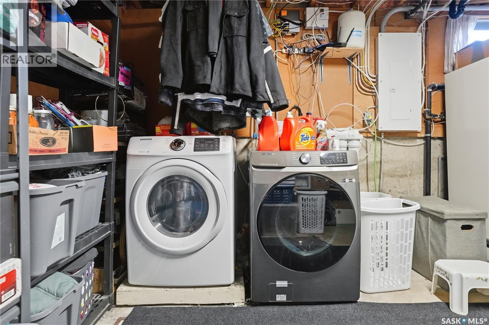 78 Vernon Crescent, Regina, SK - Indoor Photo Showing Laundry Room