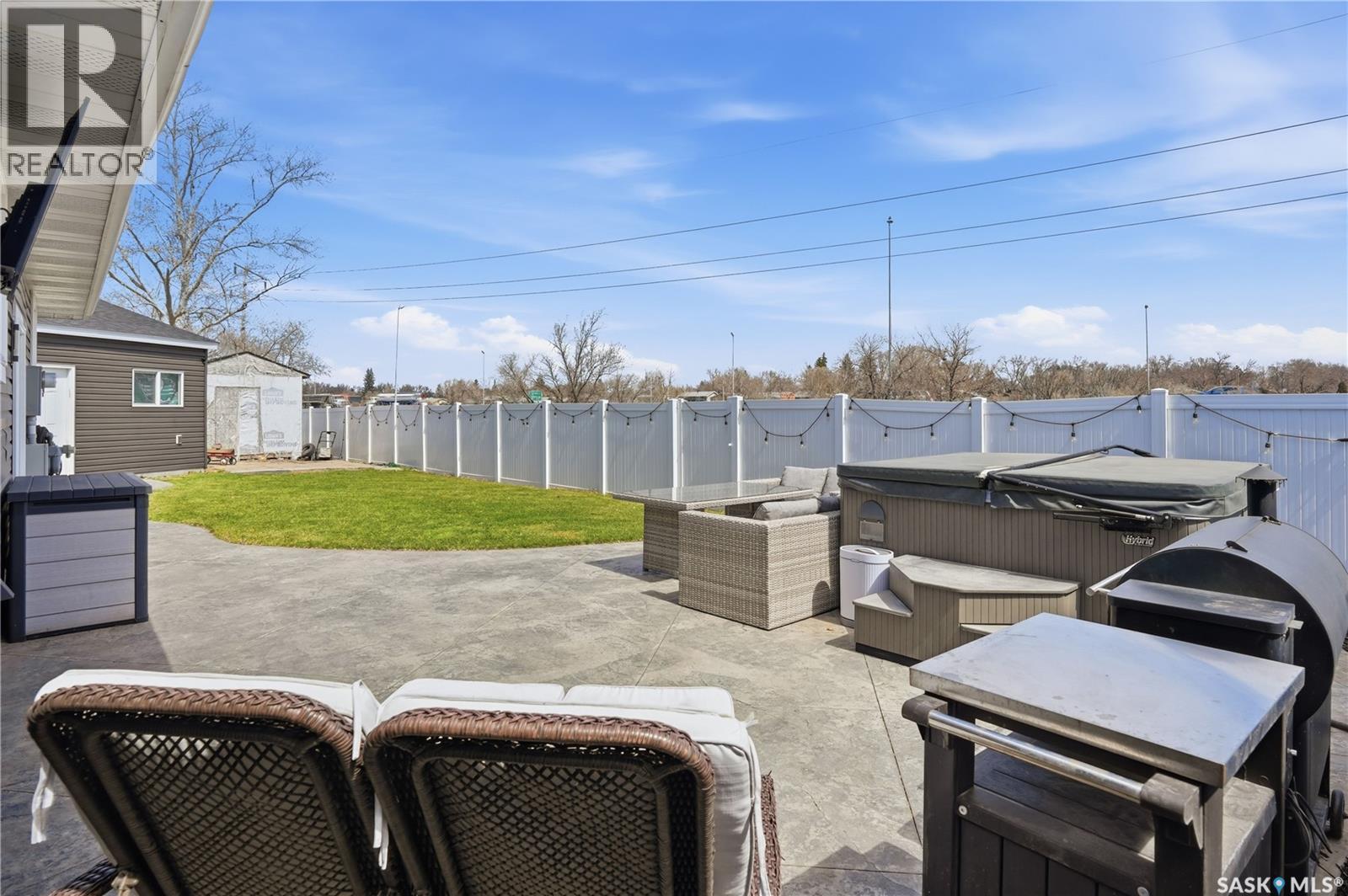78 Vernon Crescent, Regina, SK - Outdoor