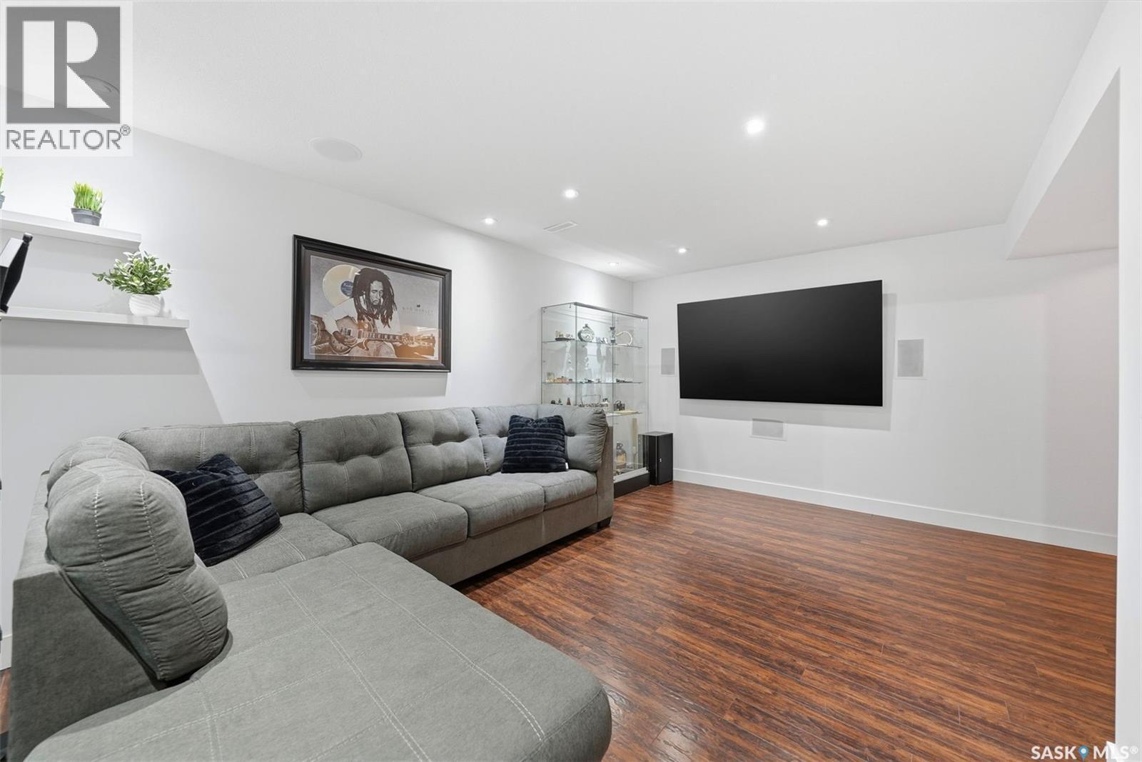 1 Rupert Drive, Saskatoon, SK - Indoor Photo Showing Living Room