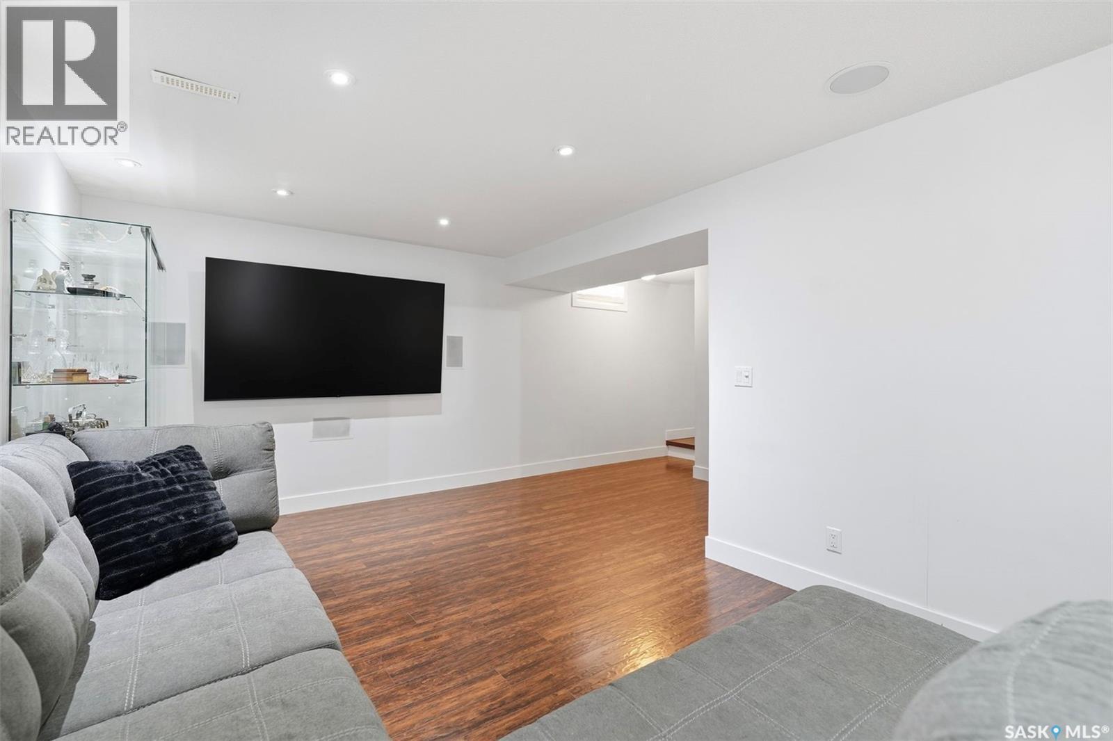 1 Rupert Drive, Saskatoon, SK - Indoor Photo Showing Living Room