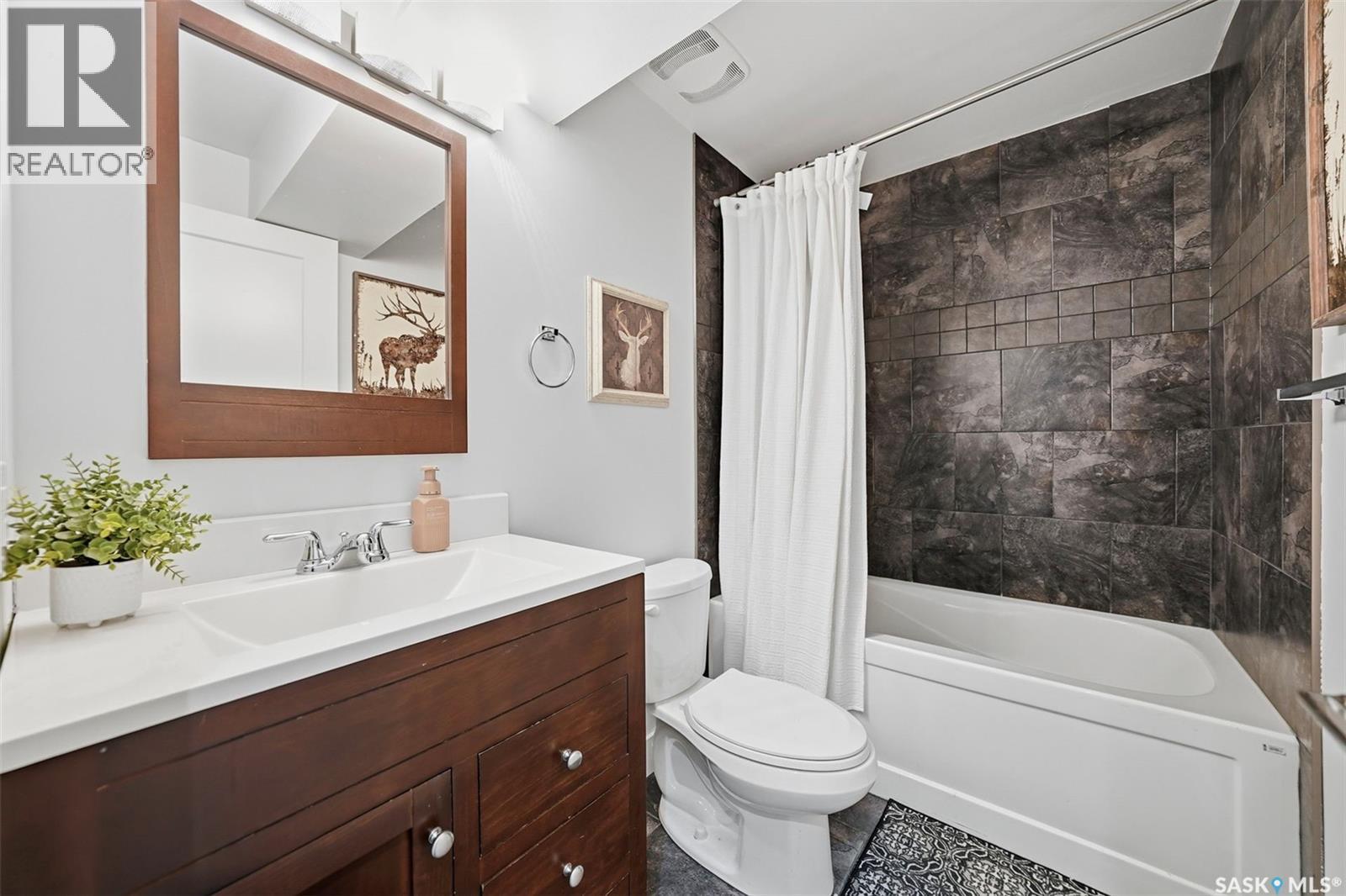 1 Rupert Drive, Saskatoon, SK - Indoor Photo Showing Bathroom