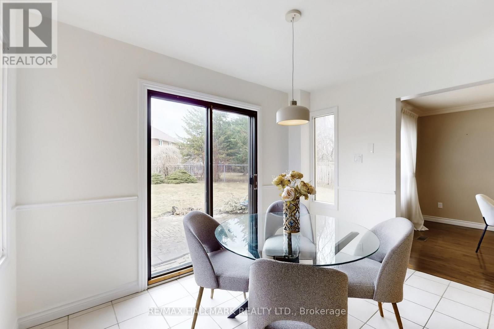 69 Dunbarton Court, Richmond Hill, ON - Indoor Photo Showing Dining Room