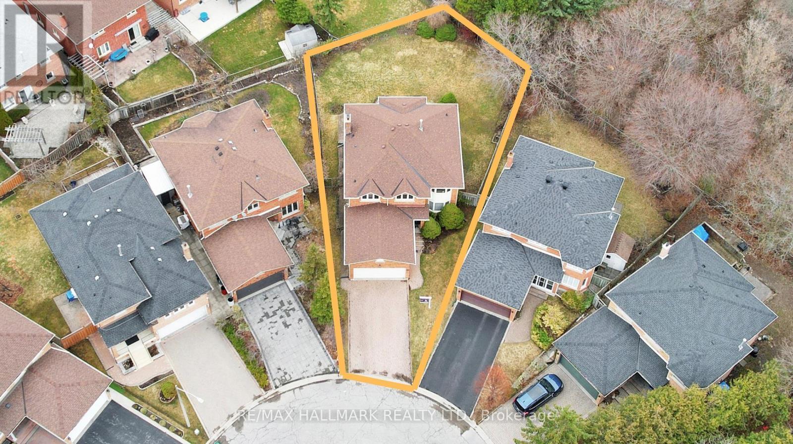 69 Dunbarton Court, Richmond Hill, ON - Outdoor With View