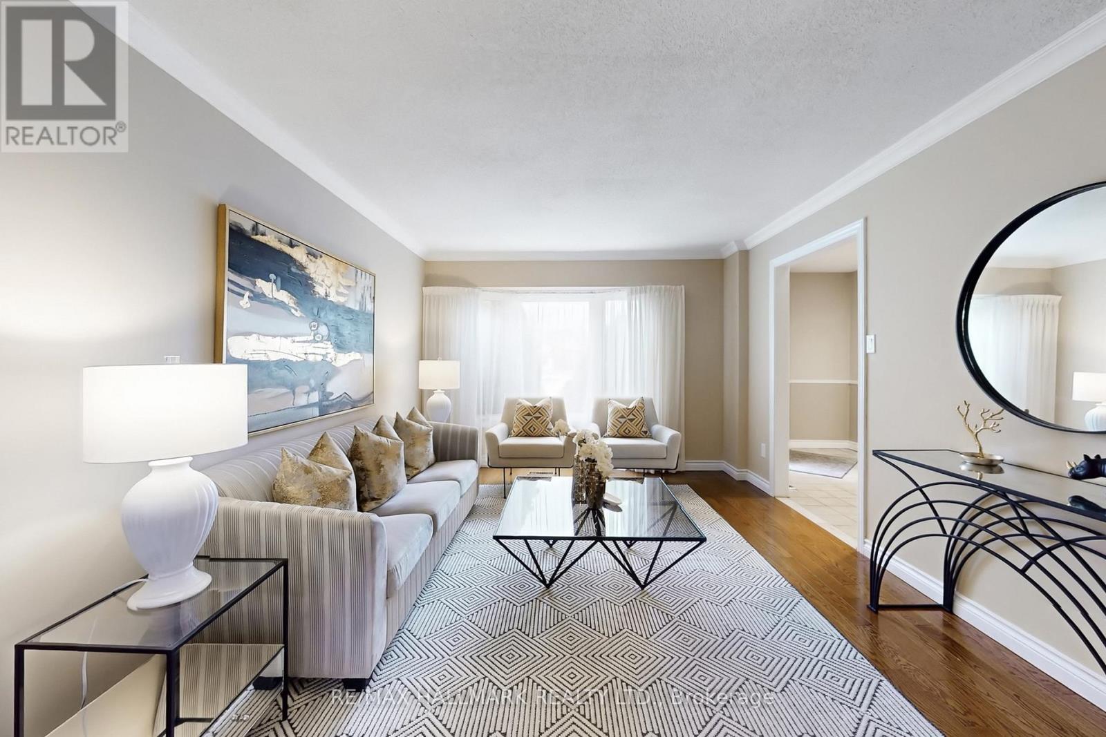 69 Dunbarton Court, Richmond Hill, ON - Indoor Photo Showing Living Room
