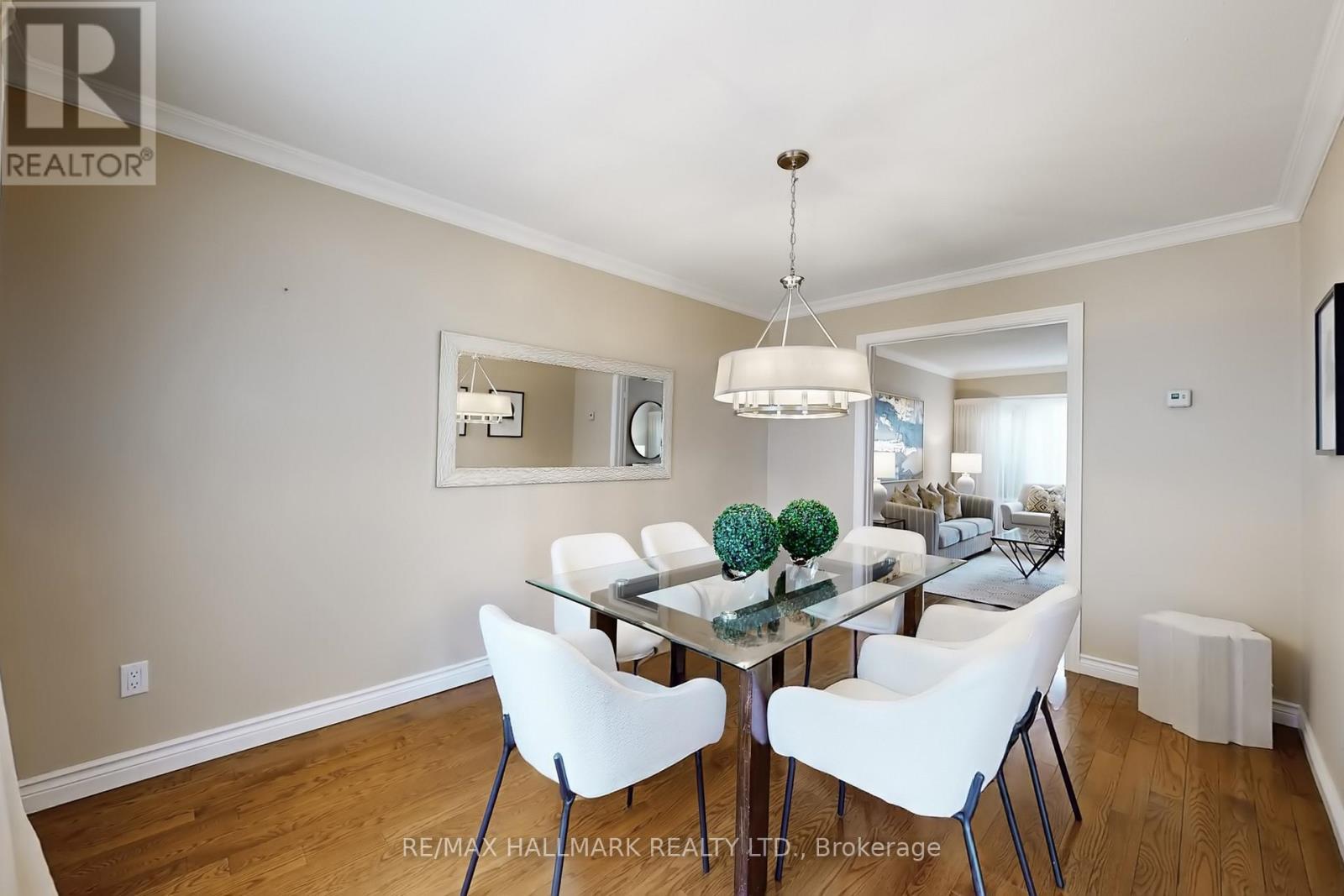 69 Dunbarton Court, Richmond Hill, ON - Indoor Photo Showing Dining Room