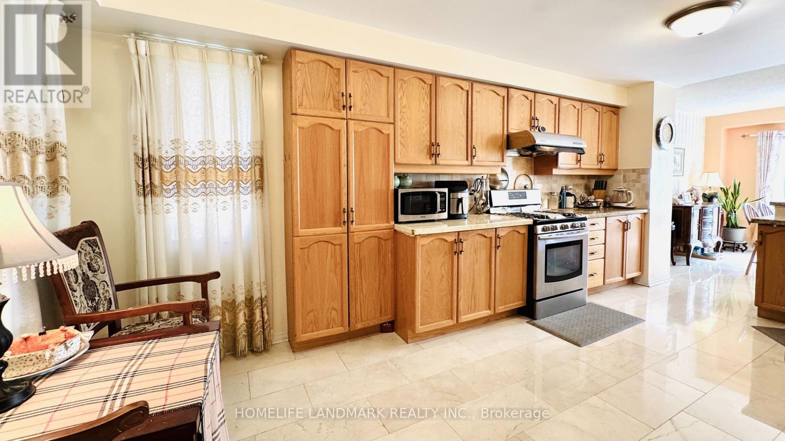 5812 Dalebrook Crescent, Mississauga, ON - Indoor Photo Showing Kitchen