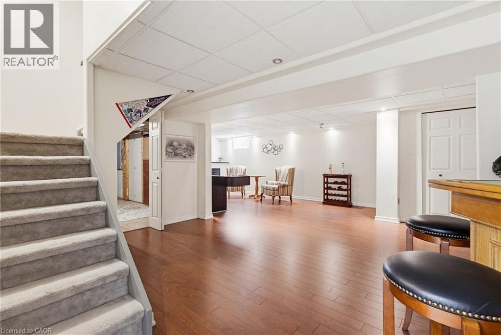 106 Maple Drive, Hamilton, ON - Indoor Photo Showing Other Room