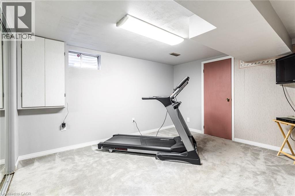 106 Maple Drive, Hamilton, ON - Indoor Photo Showing Gym Room