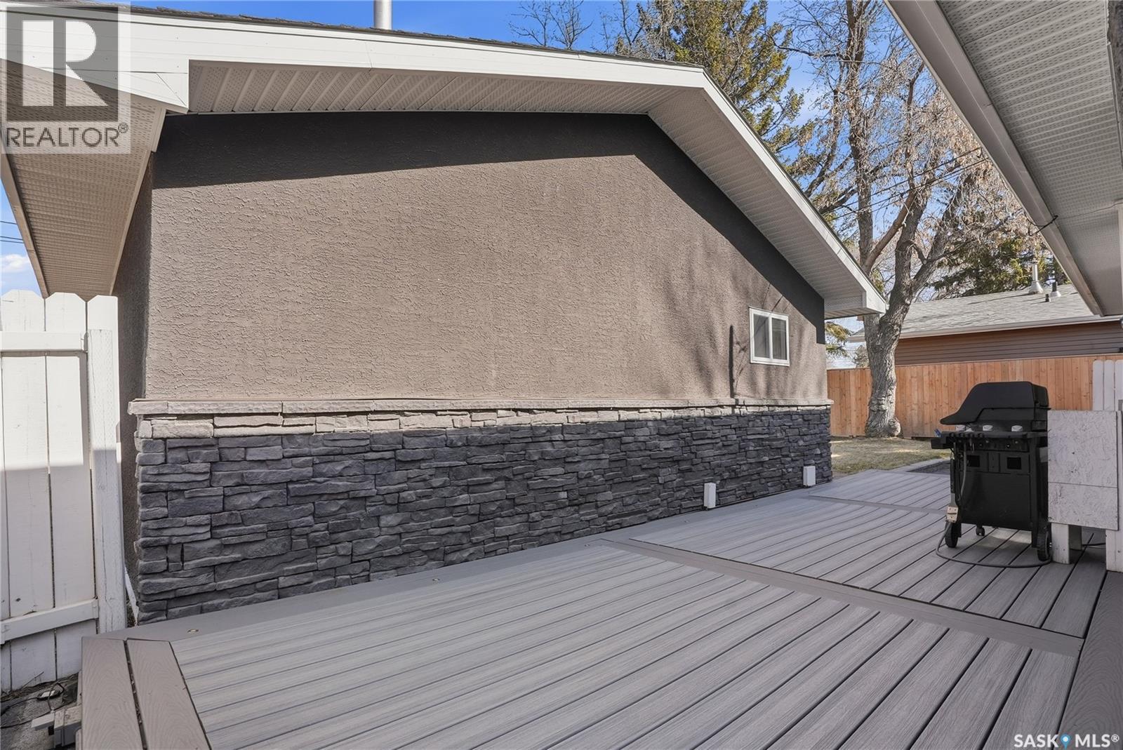 2 Hardy Crescent, Saskatoon, SK - Outdoor With Deck Patio Veranda With Exterior