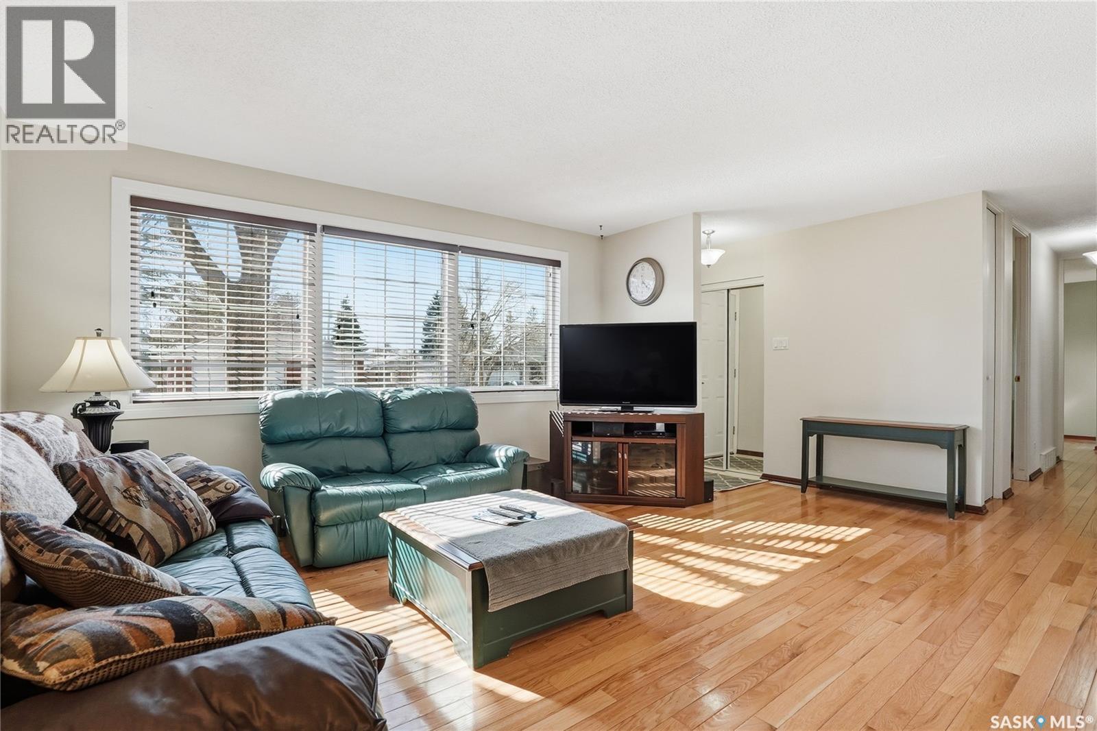 2 Hardy Crescent, Saskatoon, SK - Indoor Photo Showing Living Room