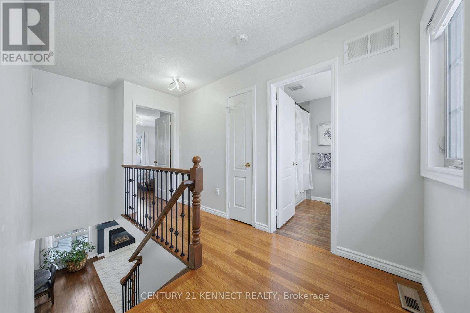 1644 Samuelson Circle, Mississauga, ON - Indoor Photo Showing Other Room