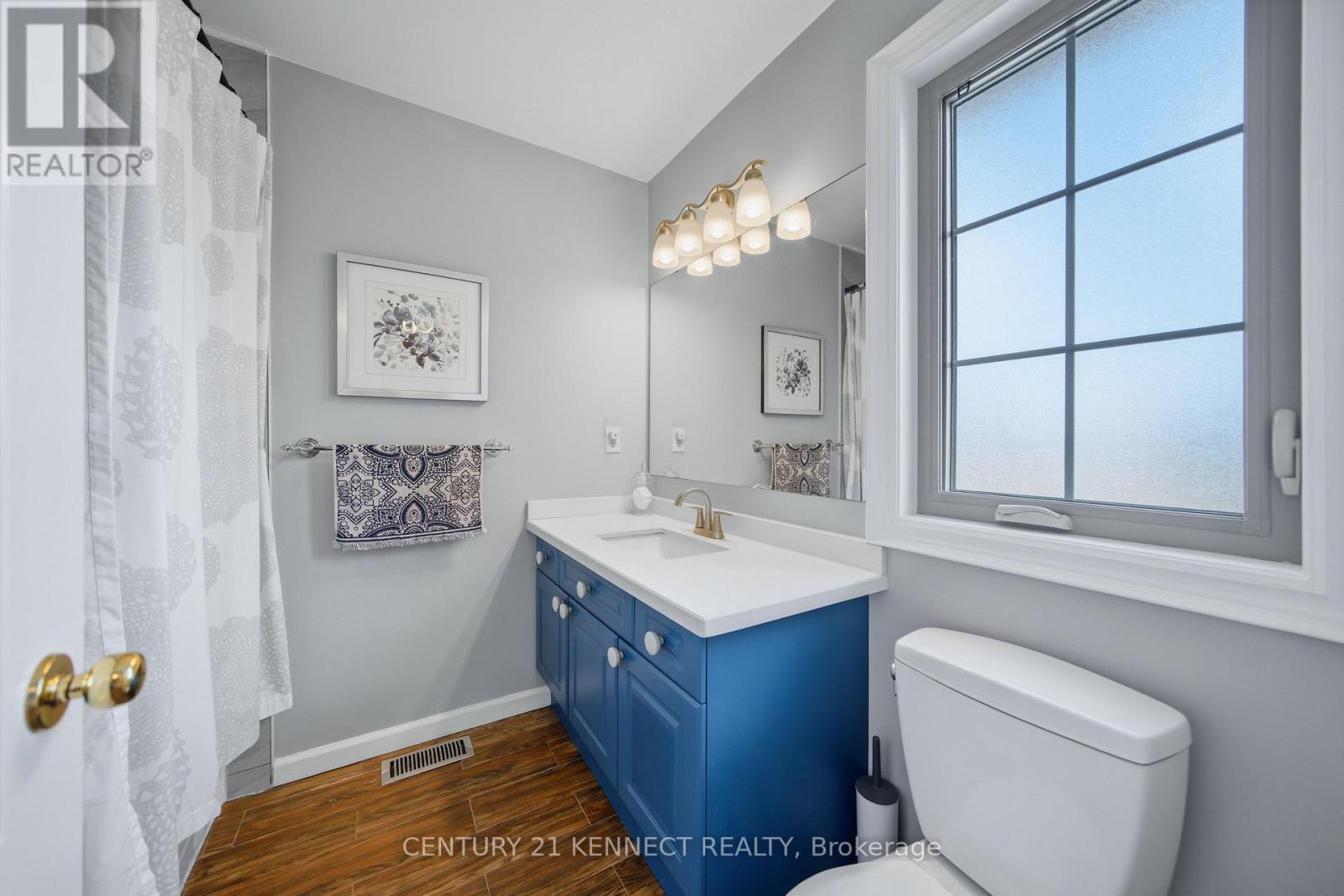 1644 Samuelson Circle, Mississauga, ON - Indoor Photo Showing Bathroom