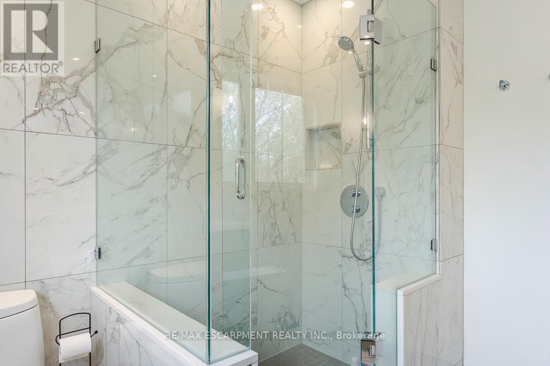 1067 Fair Birch Drive, Mississauga, ON - Indoor Photo Showing Bathroom