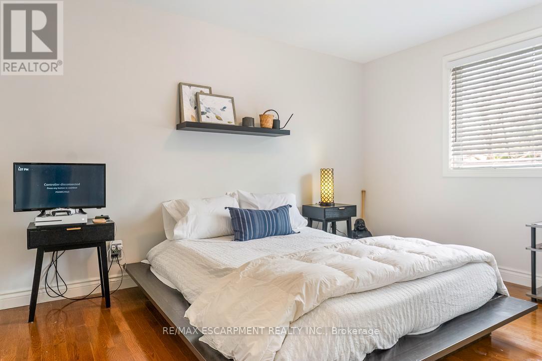 1067 Fair Birch Drive, Mississauga, ON - Indoor Photo Showing Bedroom