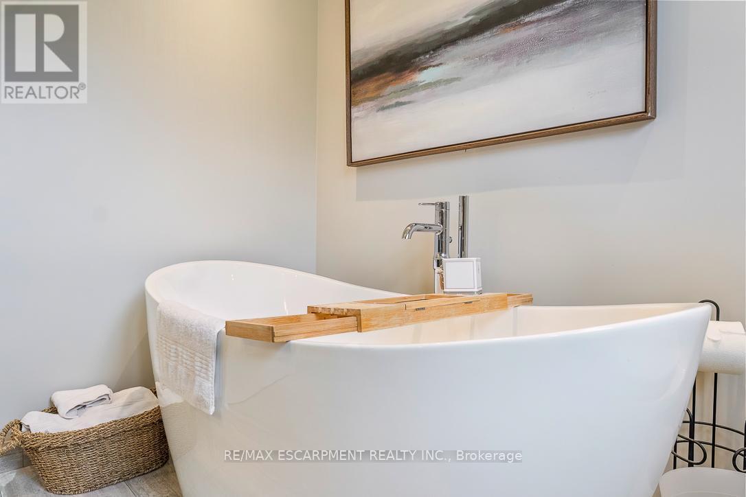 1067 Fair Birch Drive, Mississauga, ON - Indoor Photo Showing Bathroom