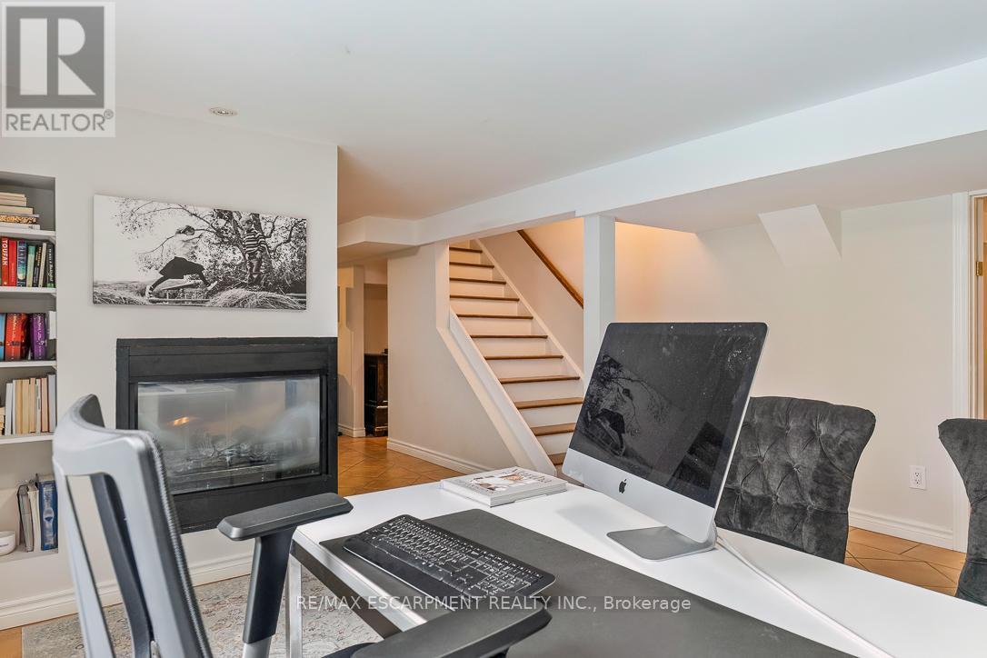 1067 Fair Birch Drive, Mississauga, ON - Indoor With Fireplace