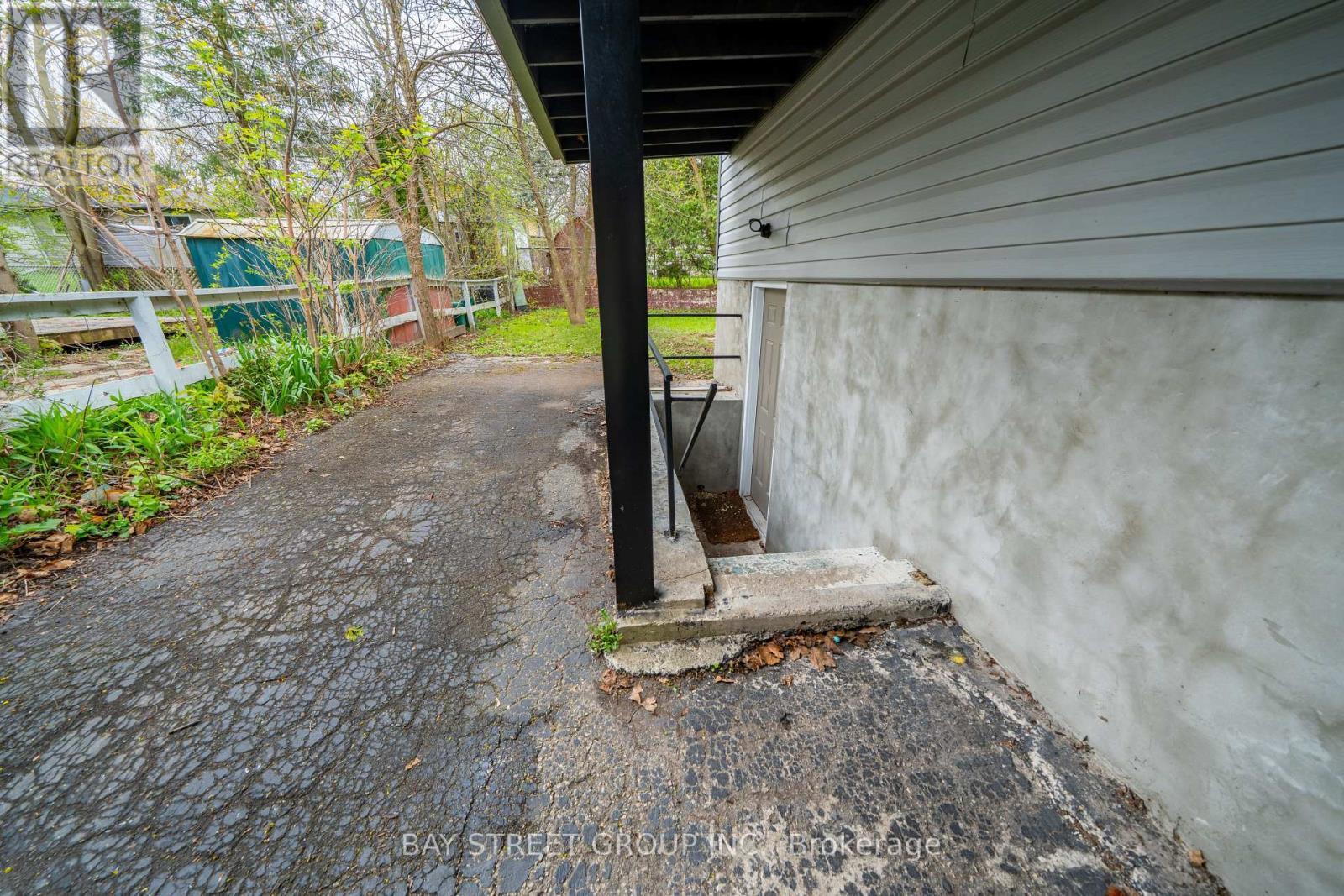 41 Helene Crescent, Waterloo, ON - Outdoor