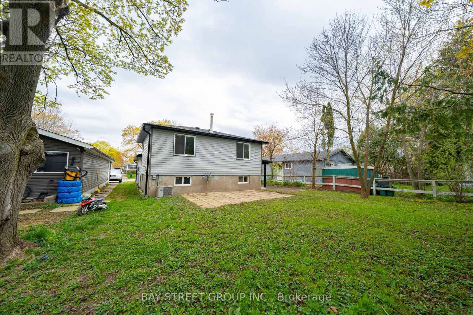 41 Helene Crescent, Waterloo, ON - Outdoor