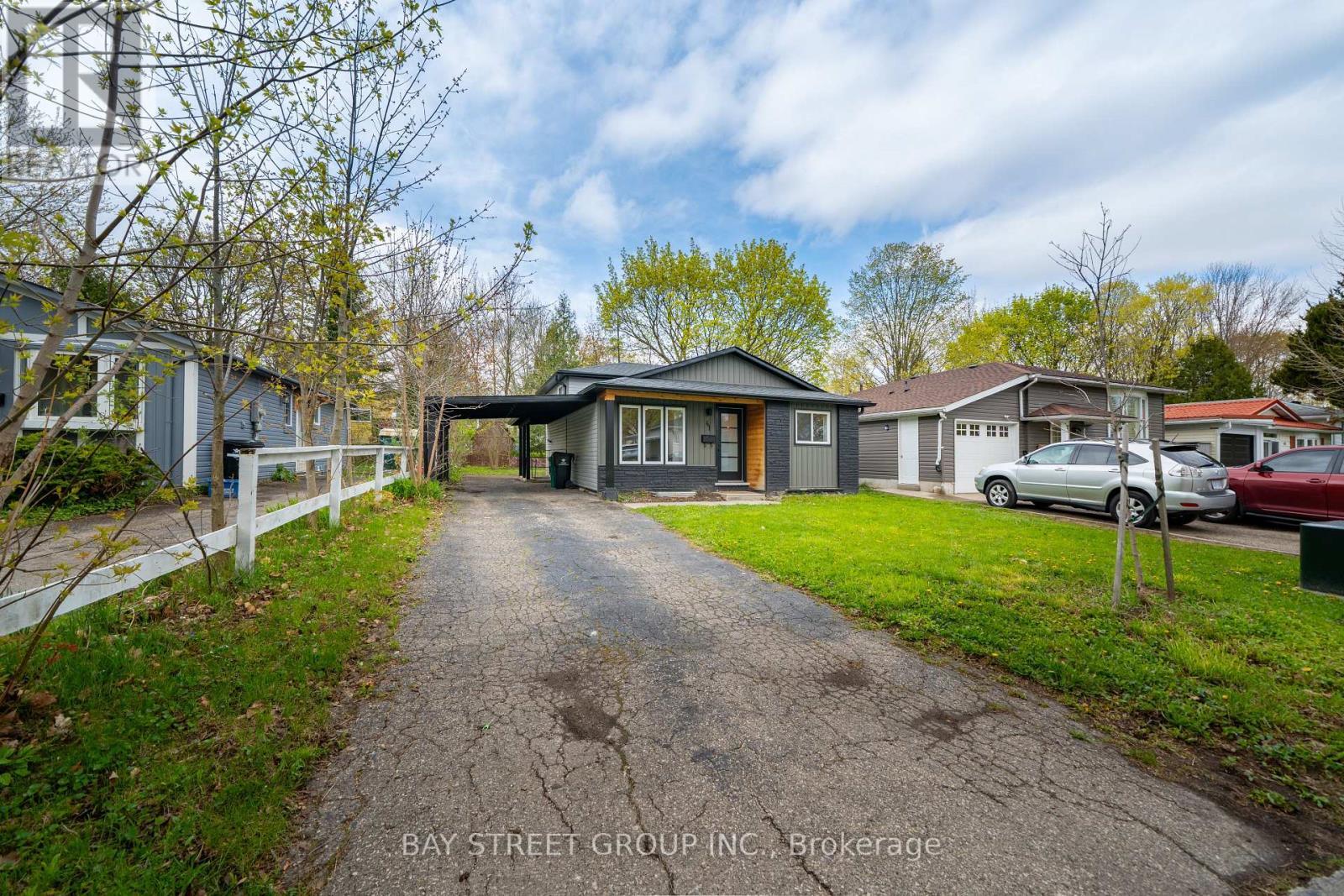 41 Helene Crescent, Waterloo, ON - Outdoor With Facade